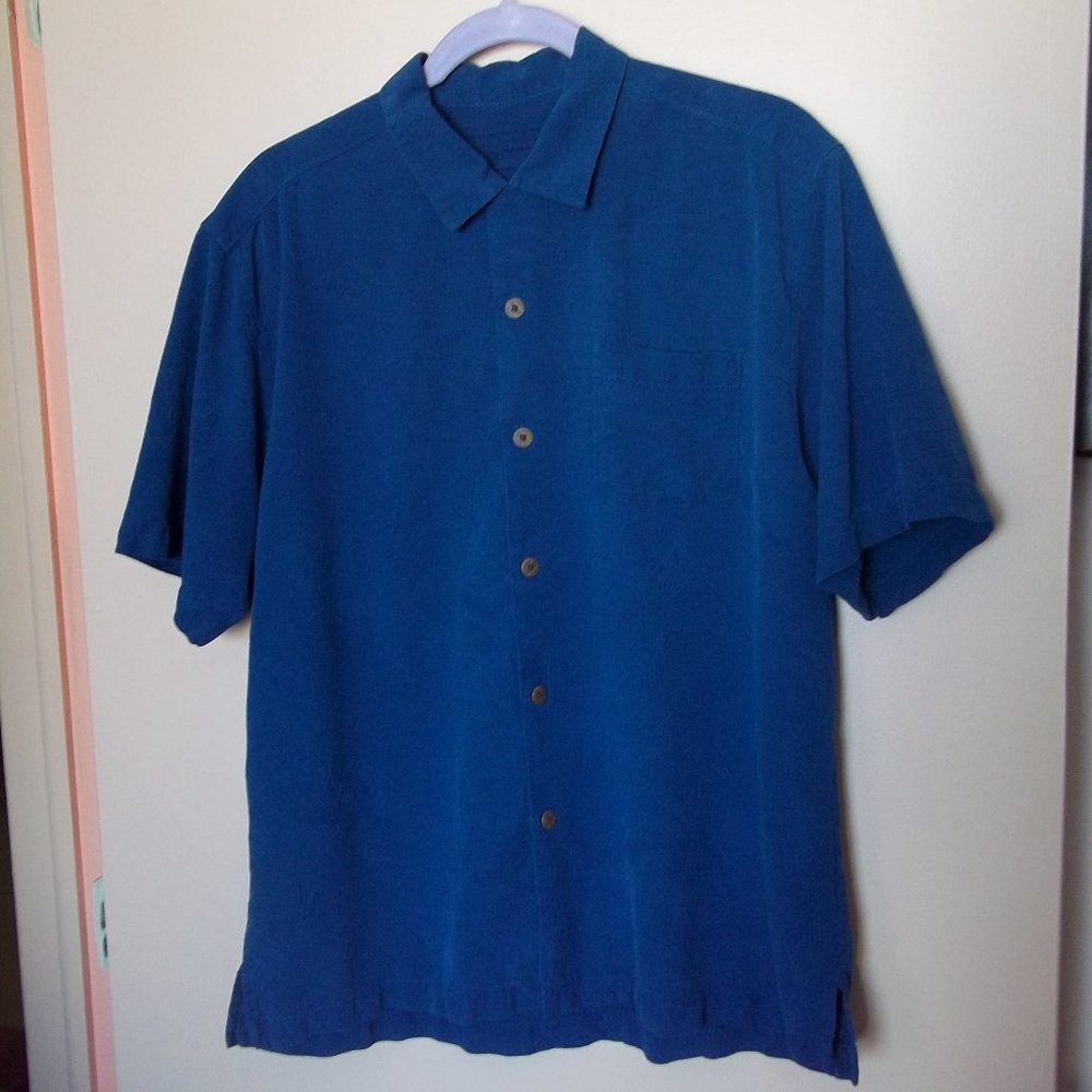 Tommy Bahama short sleeve button down shirt medium